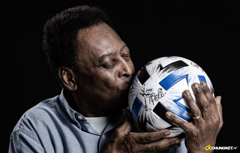 Huyền thoại bóng đá Pele và những di sản để đời