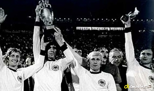 1976 là kỳ Euro đáng nhớ của Tiệp Khắc khi đã xuất sắc giành ngôi vô địch