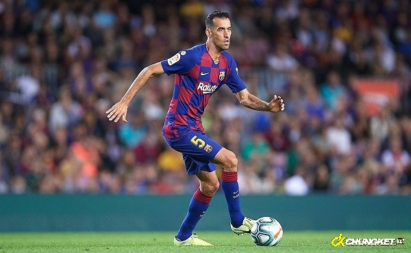tiền vệ Sergio Busquets từng được đào tạo tại lò La Masia thuộc Barcelona. 