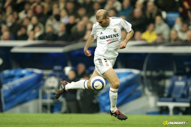 Cầu thủ Zinedine Zidane - cầu thủ xuất sắc nhất Real Madrid