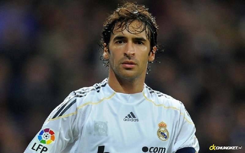 Raul - Tiền đạo hay nhất Real Madrid