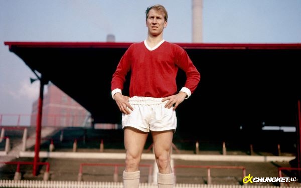 Chân sút tài năng Sir - Bobby Charlton