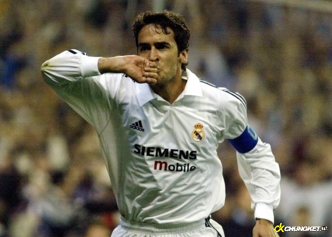  Raul nắm giữ kỷ lục ghi bàn cúp C1 cho Real Madrid
