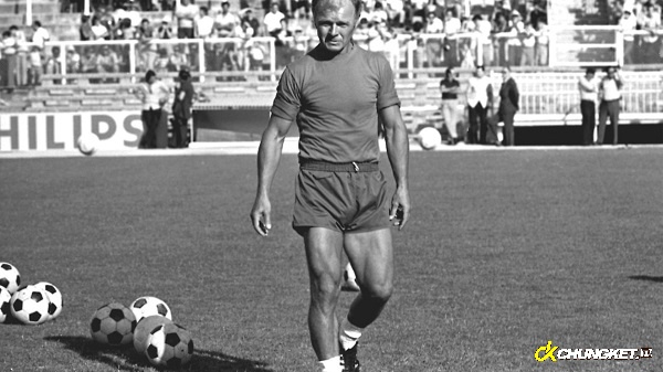 László Kubala Stecz là một siêu sao từng tỏa sáng ở câu lạc bộ Barcelona