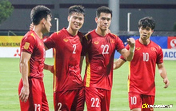 Sự nghiệp của chàng tiền vệ đội tuyển Việt Nam Duy Mạnh