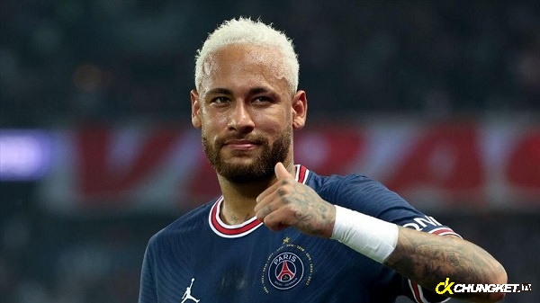 Neymar hiện đang thi đấu cho Paris Saint-Germain với số áo 10