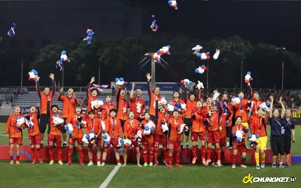 Đội tuyển bóng đá nữ quốc gia Việt Nam được thành lập vào năm 1990