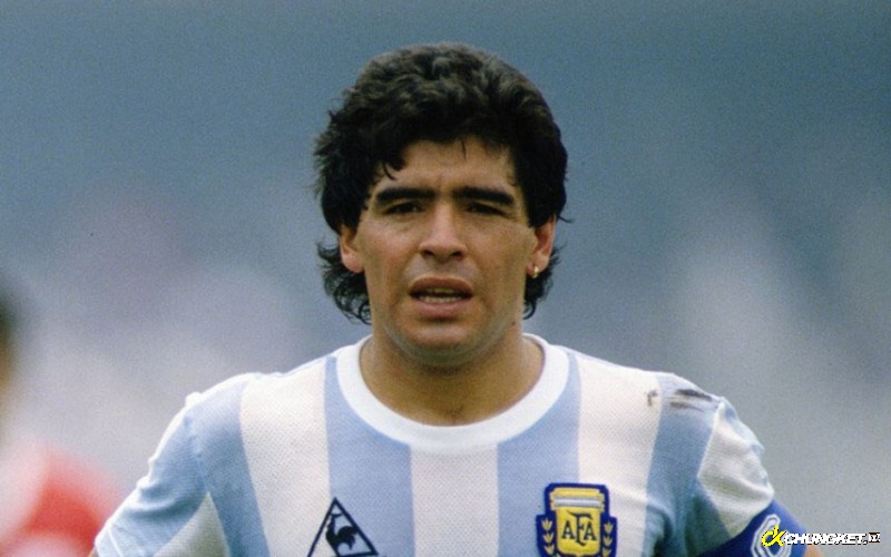 Maradona là cái tên đắt giá kỷ lục tại Barcelona 