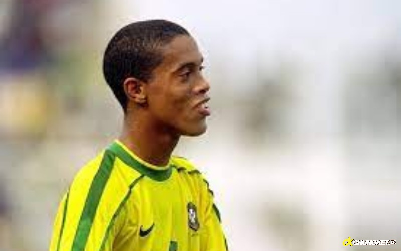 Ronaldinho bắt đầu sự nghiệp tại CLB Gremio Brazil 