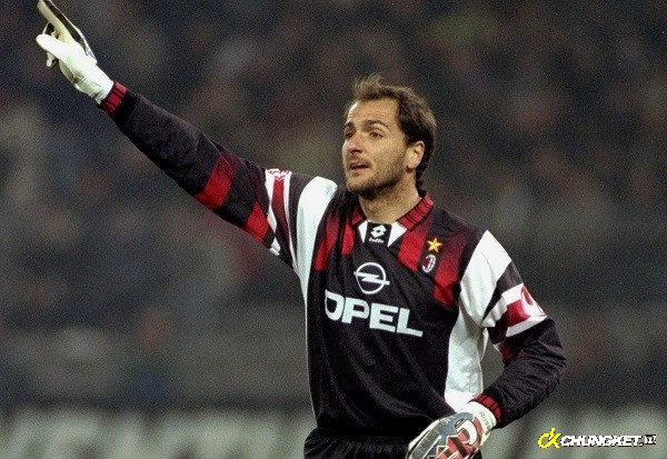 Sebastiano Rossi đã có tổng cộng 330 lần ra sân cho Milan