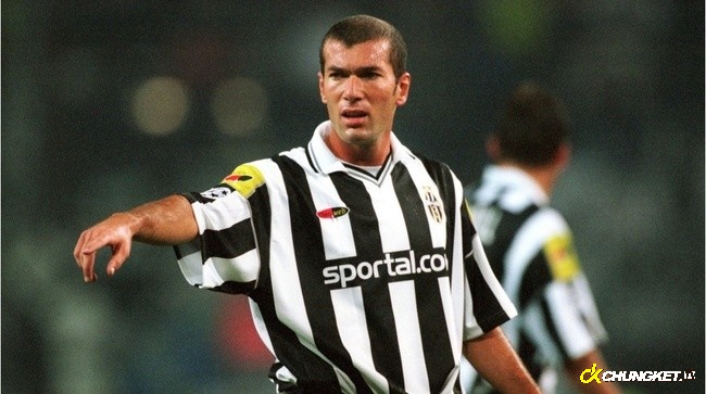 Cầu thủ vĩ đại nhất thế giới của Pháp Zinedine Zidane