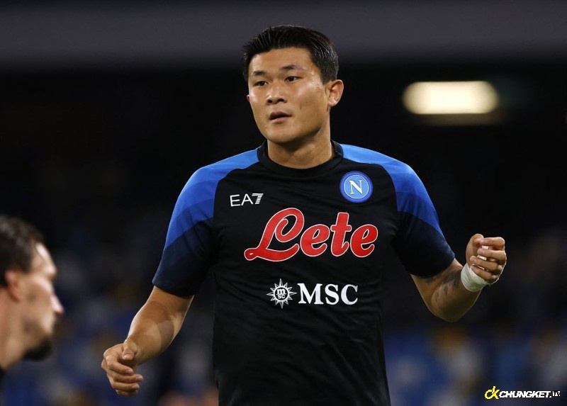Chuyển nhượng MU nhắm vào Cầu thủ châu Á hiếm hoi tại Serie A